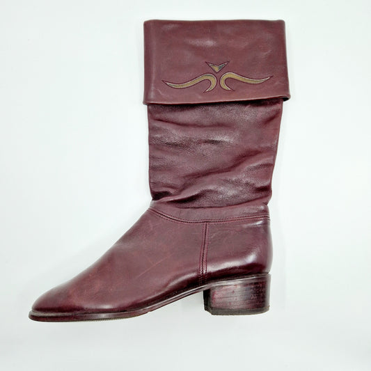 Einzigartige und nachhaltige Vintage Stiefel in mahagoni. Unique and sustainable vintage boots in mahogany. Side.
