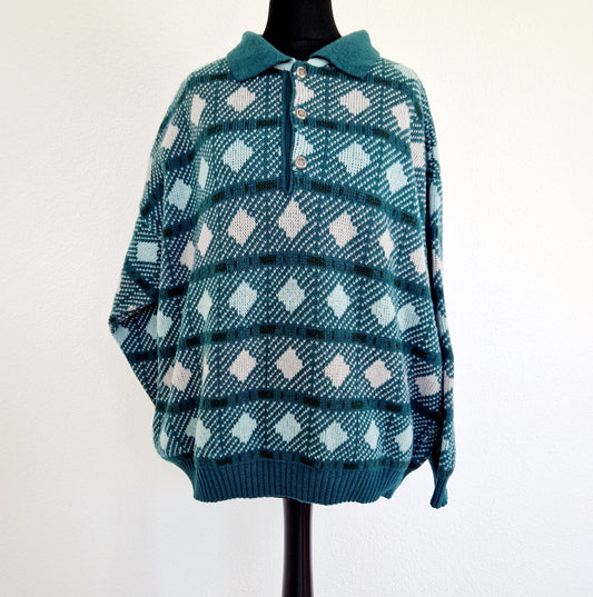 Einzigartiger und nachhaltiger Vintage Pullover in grün-mint-grau mit Rauten. Unique and sustainable vintage pullover in green-mint-grey with rhombs. Front.