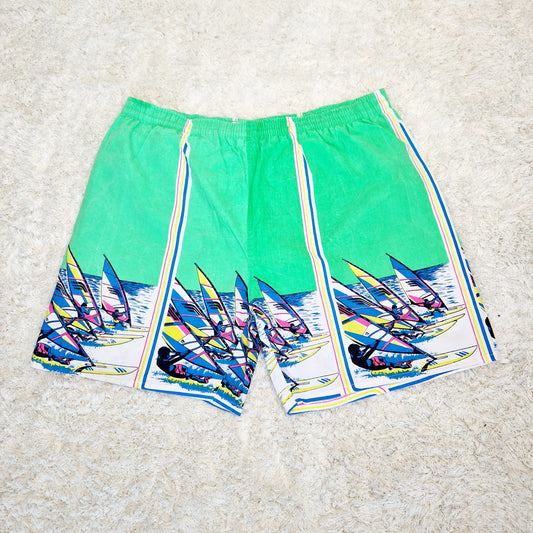 Einzigartige und nachhaltige Vintage Badehose mit Windsurfern. Unique and sustainable vintage swimming trunks with sail boarders. Front.
