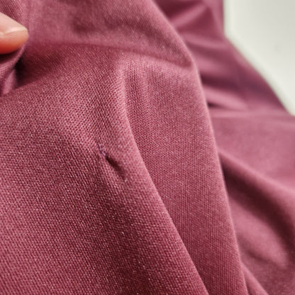 Einzigartiges und nachhaltige Vintage Kleid in brombeer. Unique and sustainable vintage dress in blackberry. Repair.