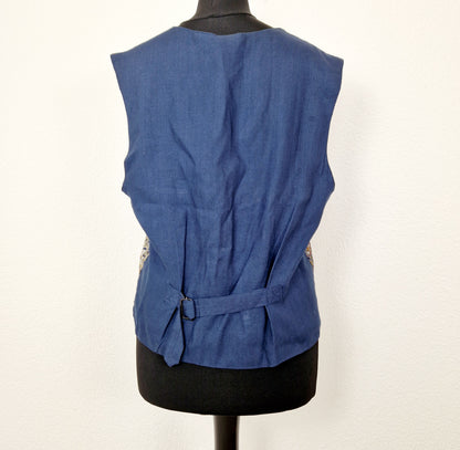 Einzigartige und nachhaltige Vintage Weste in blau mit Paisley. Unique and sustainable vintage vest in blue with paisley. Back.