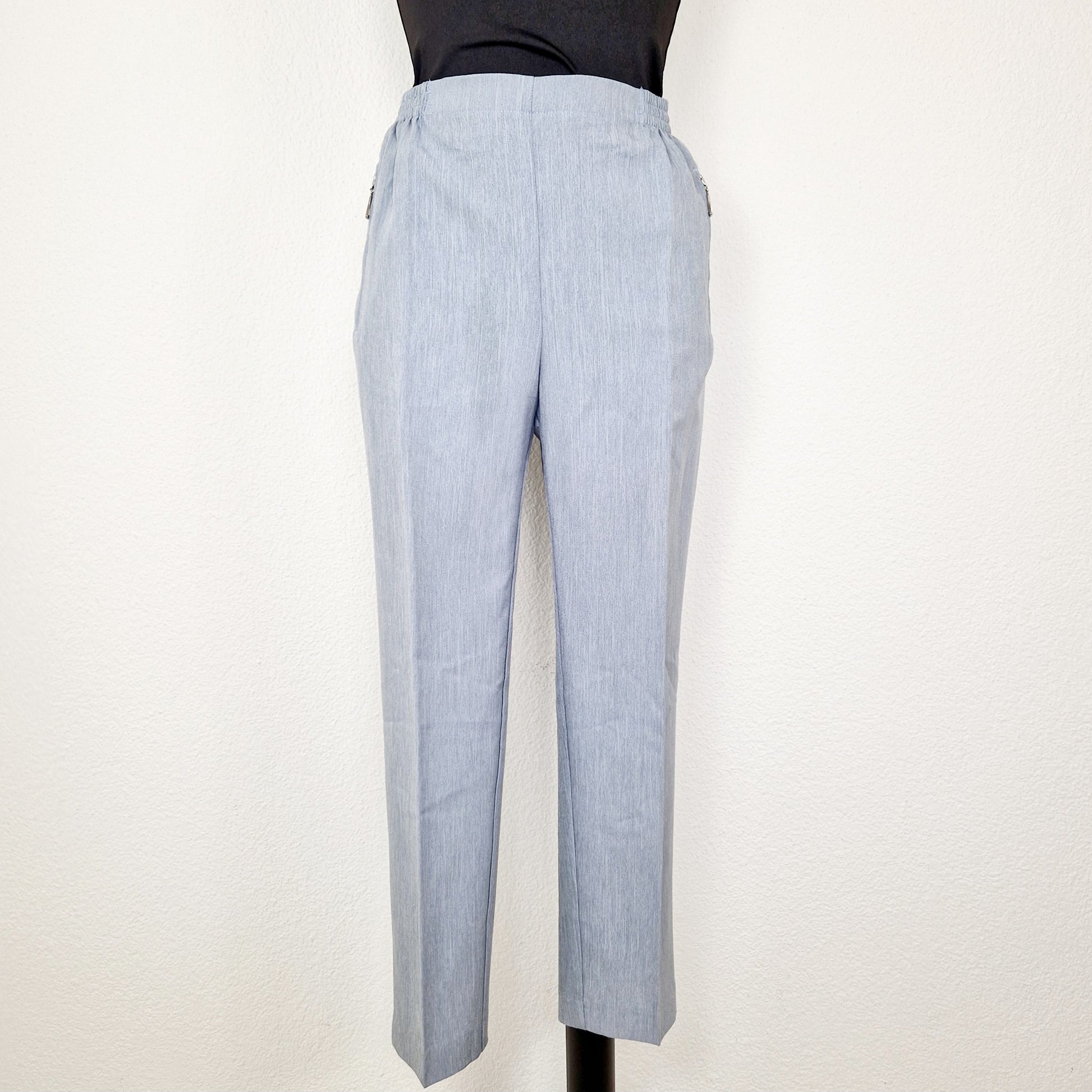 Einzigartige und nachhaltige Vintage Hose in grau. Unique and sustainable vintage trousers in grey. Front.