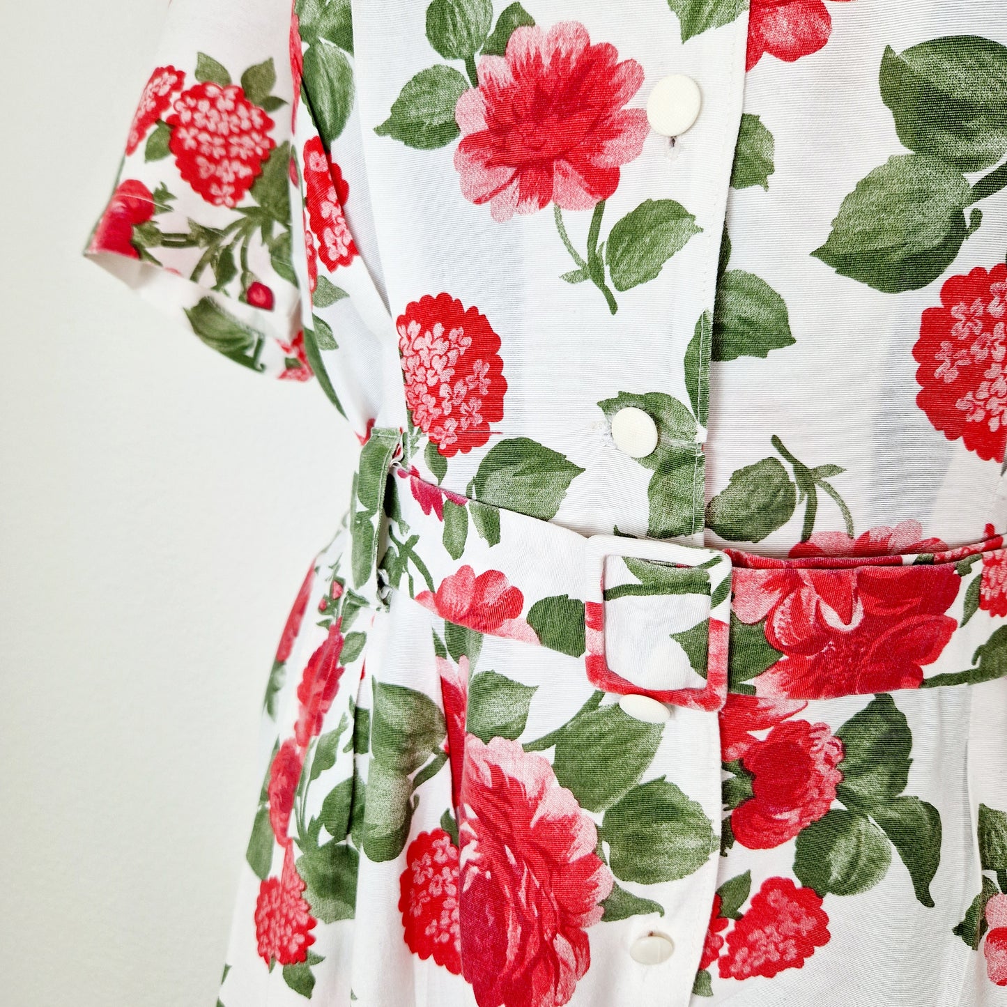Playsuit, Kurzarm, kurze Hosen, weiss-rot-grün, Rosen, S