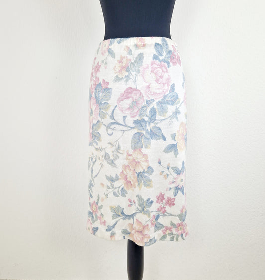 Einzigartiger und nachhaltiger Vintage Strick Rock mit Blumen. Unique and sustainable vintage knit skirt with flowers. Front. 