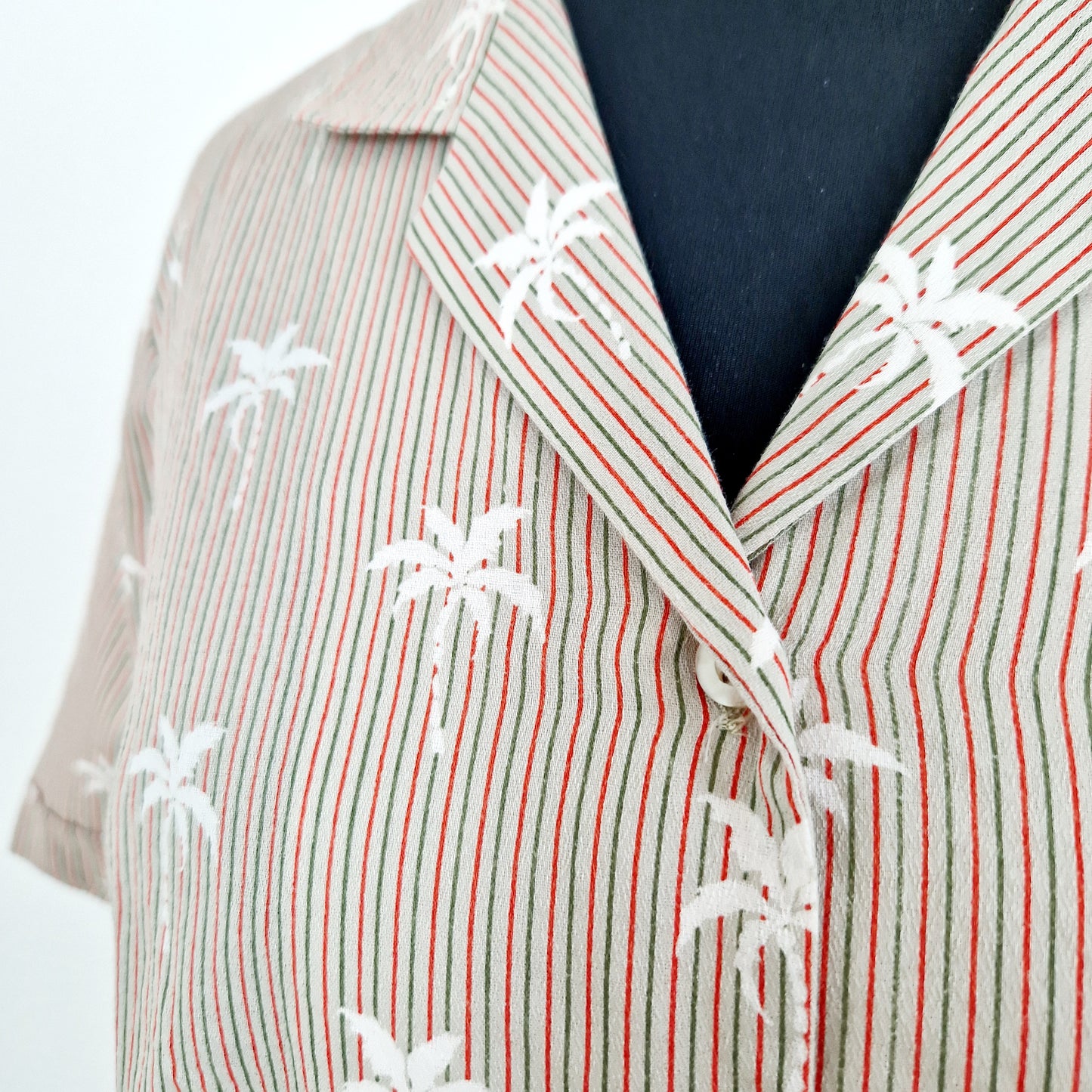 Bluse, Kurzarm, beige-weiss-grün, Streifen und Palmen, M