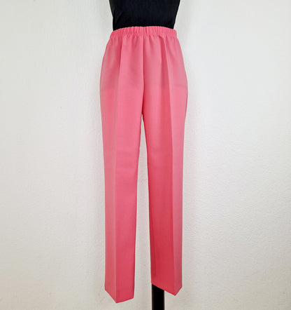 Einzigartige und nachhaltige Vintage Hose in erdbeer. Unique and sustainable vintage trousers in strawberry. Front.