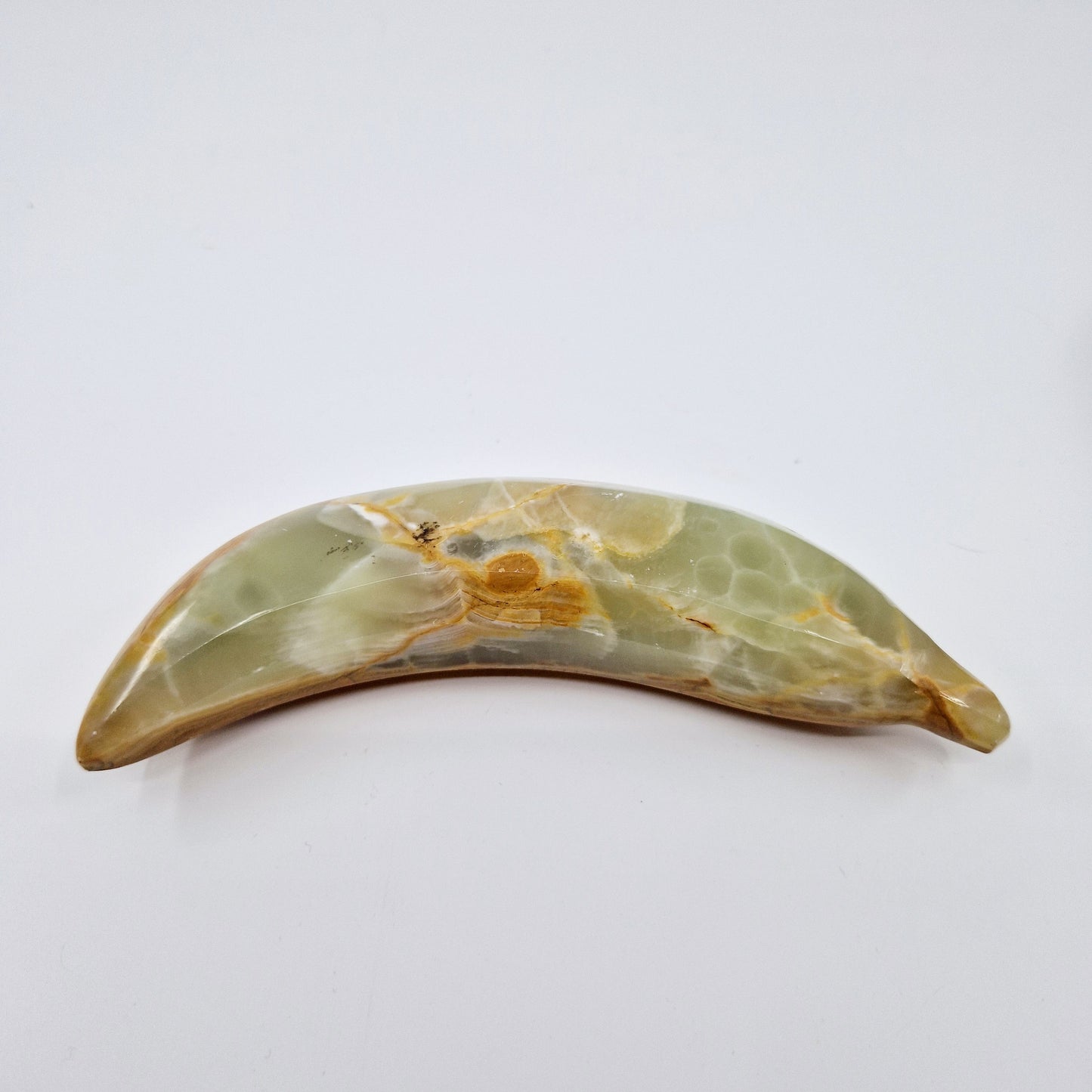 Einzigartiges und nachhaltiges Set von drei Früchten aus Stein. Unique and sustainable vintage set of 3 fruit made of stone. Banana 2.