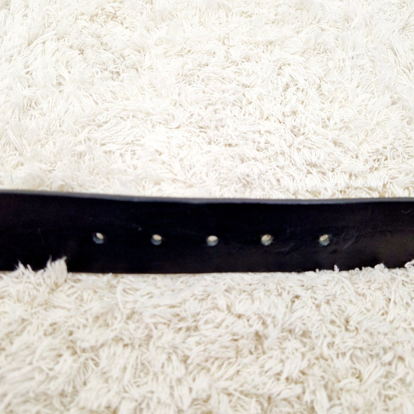 Einzigartiger und nachhaltiger Vintage Gürtel mit Schildkröte. Unique and sustainable vintage belt with turtle. Belt holes.