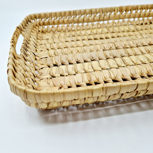 Einzigartiges und nachhaltiges Vintage Tablett. Unique and sustainable vintage tray. Close-up.