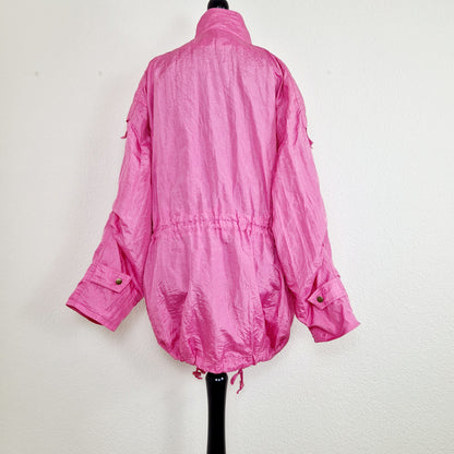 Einzigartige und nachhaltige Vintage Jacke in pink. Unique and sustainable vintage jacket in pink. Back.