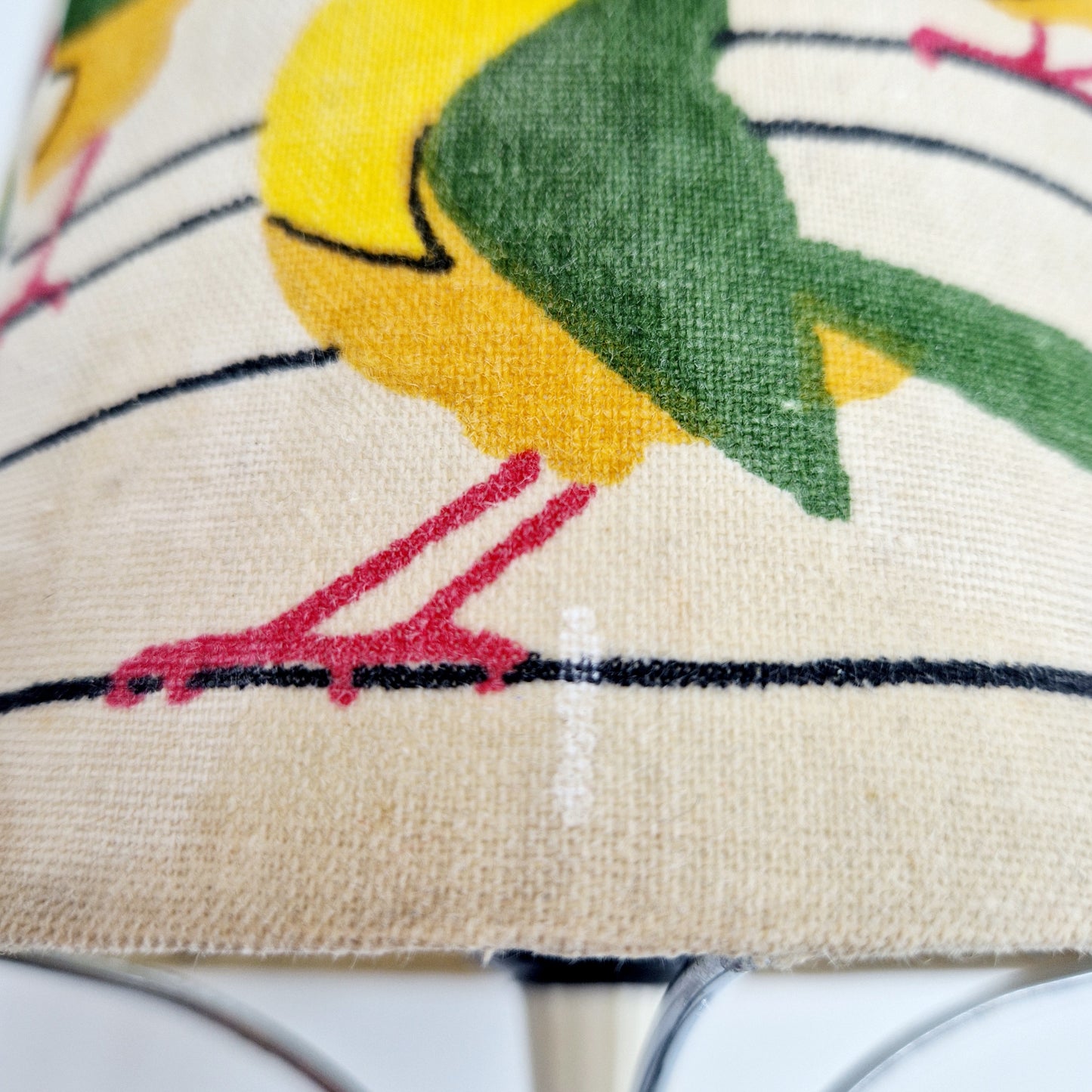 Einzigartige und nachhaltige Vintage Lampe mit Vögeln. Unique and sustainable vintage lamp with birds. Stain.