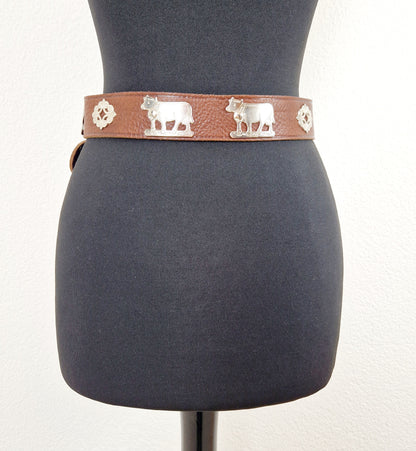 Einzigartiger und nachhaltiger Vintage Gürtel in braun mit Alpszenen. Unique and sustainable vintage belt with alpine scenes. Back.