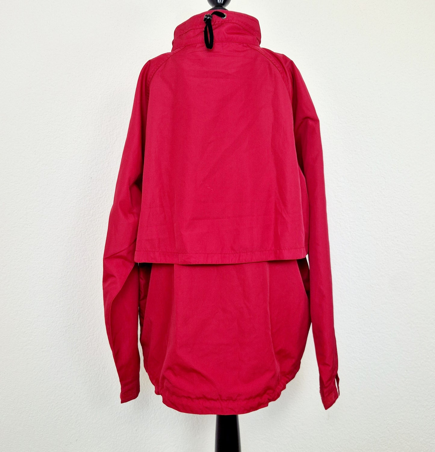 Einzigartige und nachhaltige Vintage Jacke in rot, Odlo. Unique and sustainable vintage jacket in red, Odlo. Back.