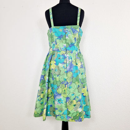 Einzigartiges und nachhaltiges Vintage Kleid, Träger, in hellgrün-türkis-gelb, mit Blumen. Unique and sustainable vintage dress, straps, in light green-turquois-yellow with flowers. Back.