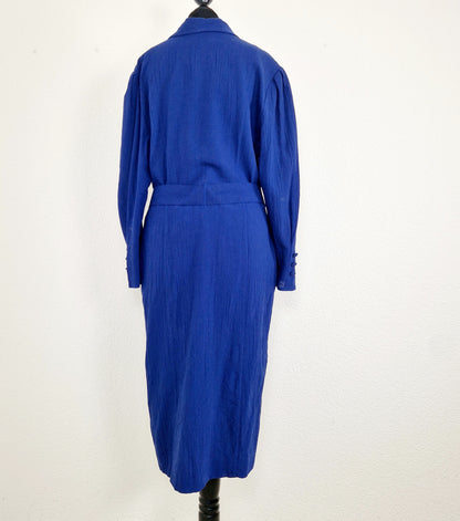 Einzigartiger und nachhaltiger Vintage Mantel in blau. Unique and sustainable vintage coat in blue. Back.