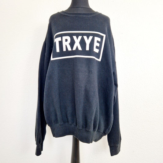 Einzigartiger und nachhaltiger Vintage Sweater TRXYE. Unique and sustainable vintage sweater TRXYE. Front.