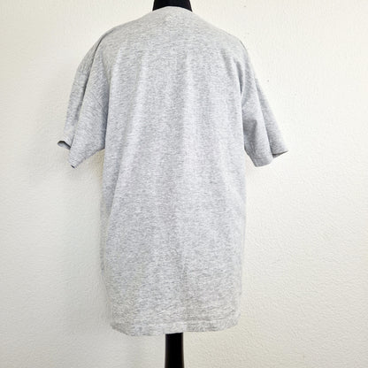Einzigartiges und nachhaltiges Vintage T-Shirt Helsinki. Unique and sustainable vintage t-shirt Helsinki. Back.