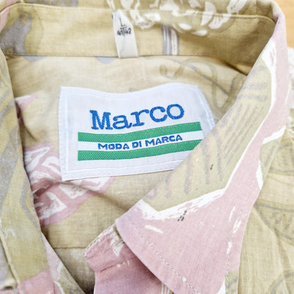 Einzigartiges und nachhaltiges Vintage Hemd in beige mit Blumen. Unique and sustainable vintage button-down in beige with flowers. Tag.