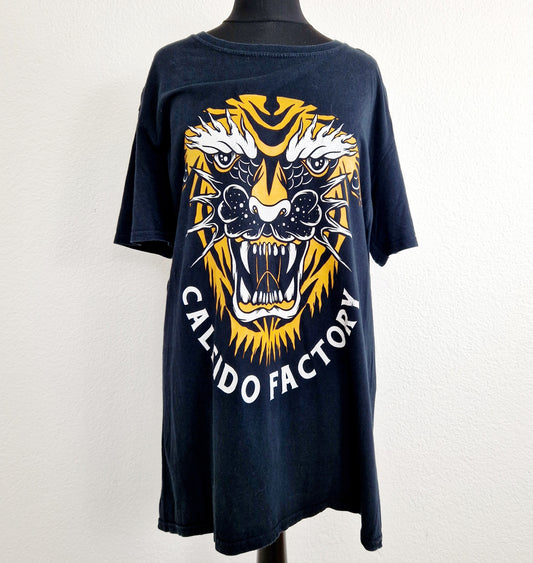 Einzigartiges und nachhahltiges Vintage T-Shirt mit Tiger. Unique and sustainable vintage t-shirt with tiger. Front.