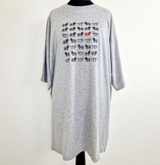 Einzigartiges und nachhaltiges Vintage T-Shirt mit Kühen. Unique and sustainable vintage t-shirt with cows. Front.