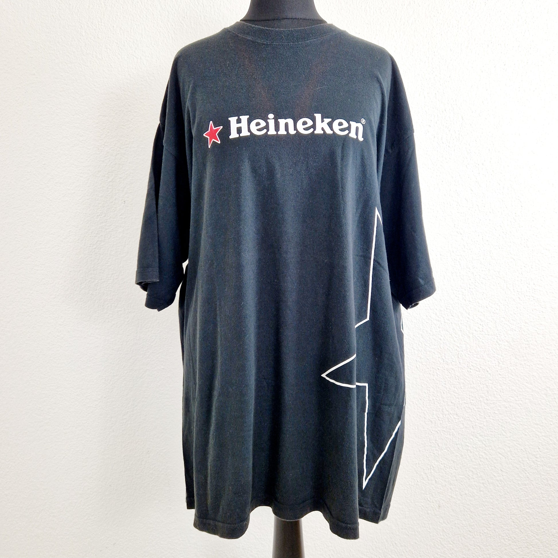 Einzigartiges und nachhaltiges Vintage T-Shirt Heineken. Unique and sustainable vintage t-shirt heineken. Front.