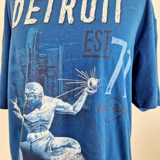 Einzigartiges und nachhaltiges Vintage T-Shirt Hard Rock Detroit. Unique and sustainable vintage t-shirt Hard Rock Detroit. Close-up.