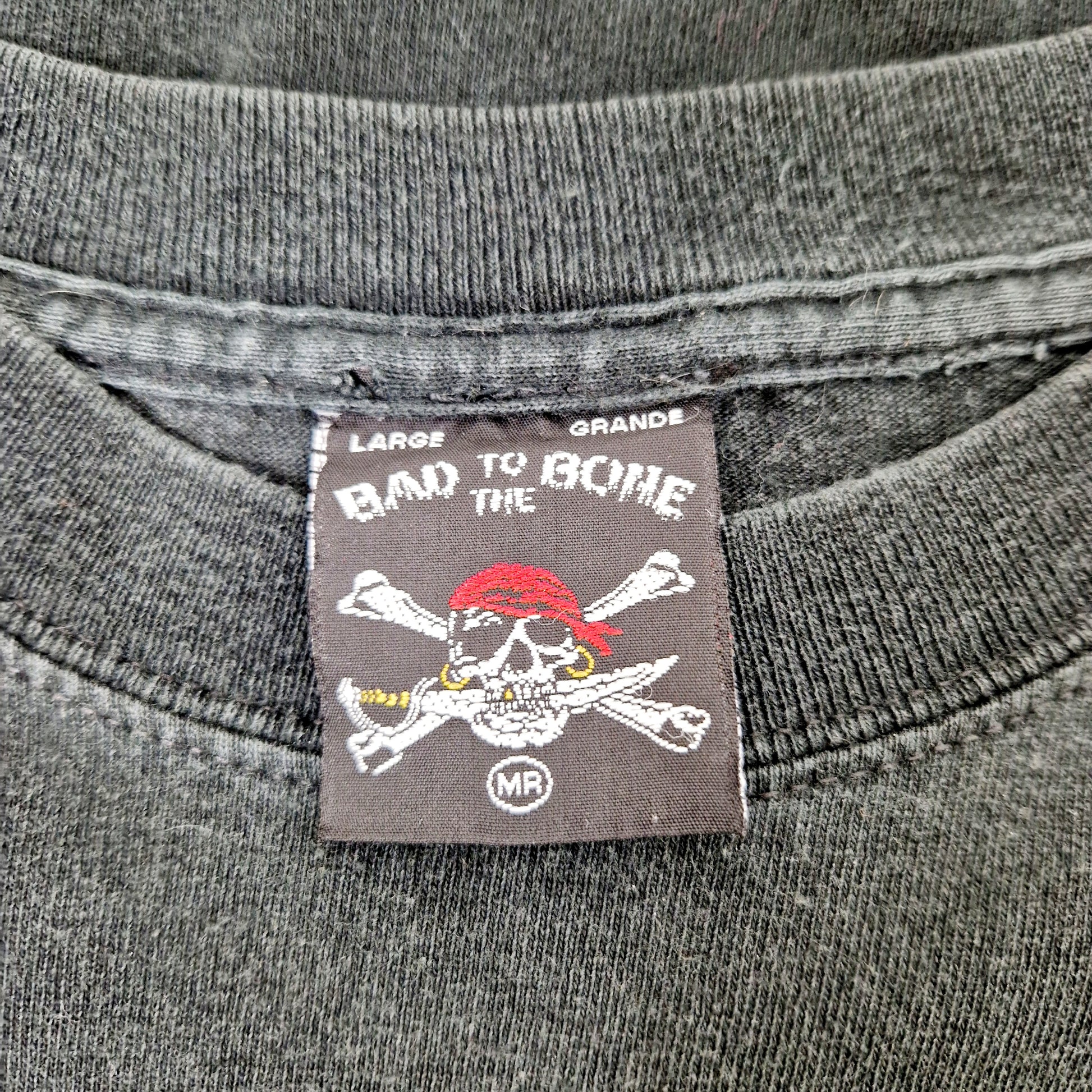 Einzigartiges und nachhaltiges Vintage T-Shirt mit Pirat. Unique and sustainable vintage t-shirt with pirate. Tag 2.