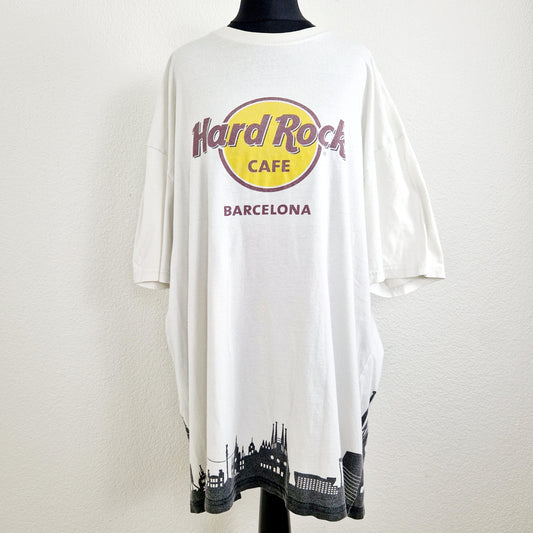 Einzigartiges und nachhaltiges Vintage T-Shirt Hard Rock Cafe Barcelona. Unique and sustainable vintage t-shirt Hard Rock Cafe Barcelona. Front.