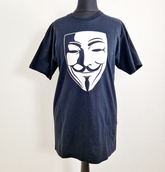 Einzigartiges und nachhaltiges Vintage T-Shirt Anonymous. Unique and sustainable vintage t-shirt Anonymous. Front.
