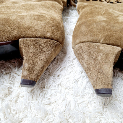 Einzigartige und nachhaltige Vintage Stiefel mit Fransen. Unique and sustainable vintage boots with fringe. Heel.