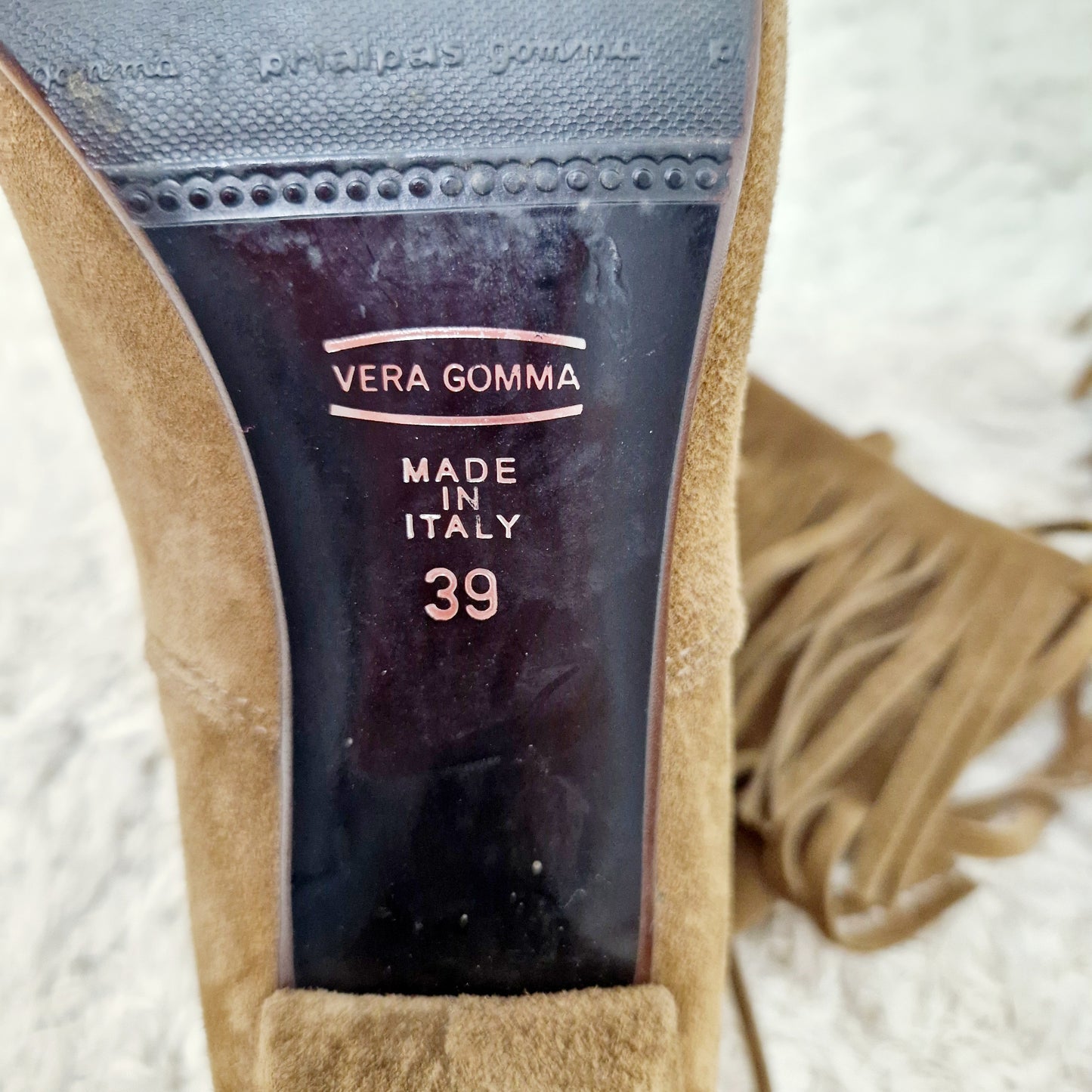 Einzigartige und nachhaltige Vintage Stiefel mit Fransen. Unique and sustainable vintage boots with fringe. Tag.