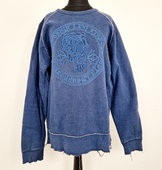 Einzigartiger und nachhaltiger Vintage Sweater in blau, Levi's. Unique and sustainable vintage sweater in blue, Levi's. Front.