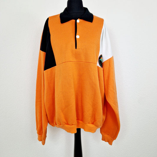 Einzigartiger und nachhaltiger Vintage Pullover in orange. Unique and sustainable vintage sweater in orange. Front.