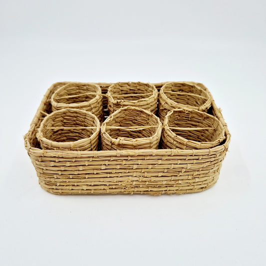 6 einzigartige und nachhalige Vintage Serviettenringe. 6 unique and sustainable vintage napkin rings. Front.