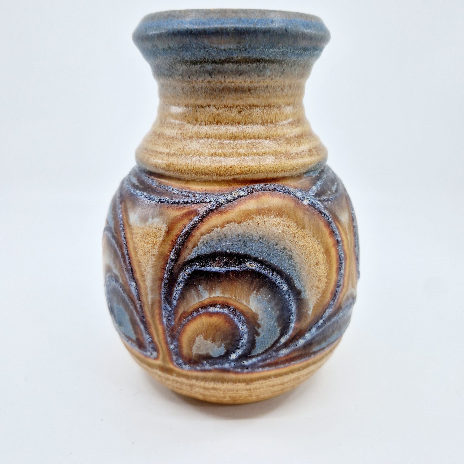 Einzigartige und nachhaltige Vintage Vase von Bay. Unique and sustainable vintage vase from bay. Front.