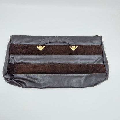 Einzigartige und nachhaltige Vintage Tasche in braun mit Henkel. Unique and sustainable vintage handbag in brown with handle. Front 2.