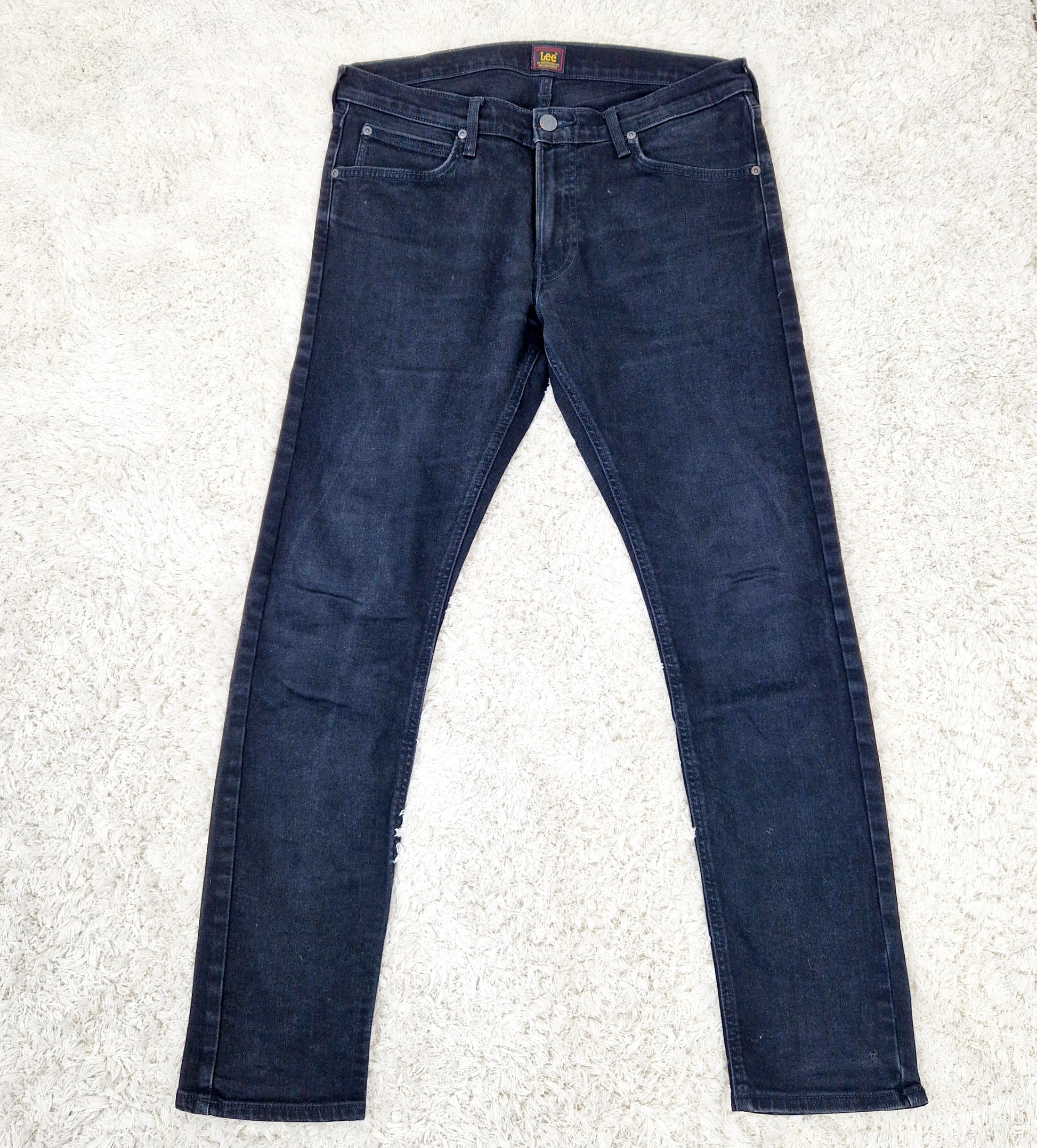 Einzigartige und nachhaltige Vintage Jeans in schwarz von Lee, Luke. Unique and sustainable vintage jeans in black from Lee, Luke. Front.