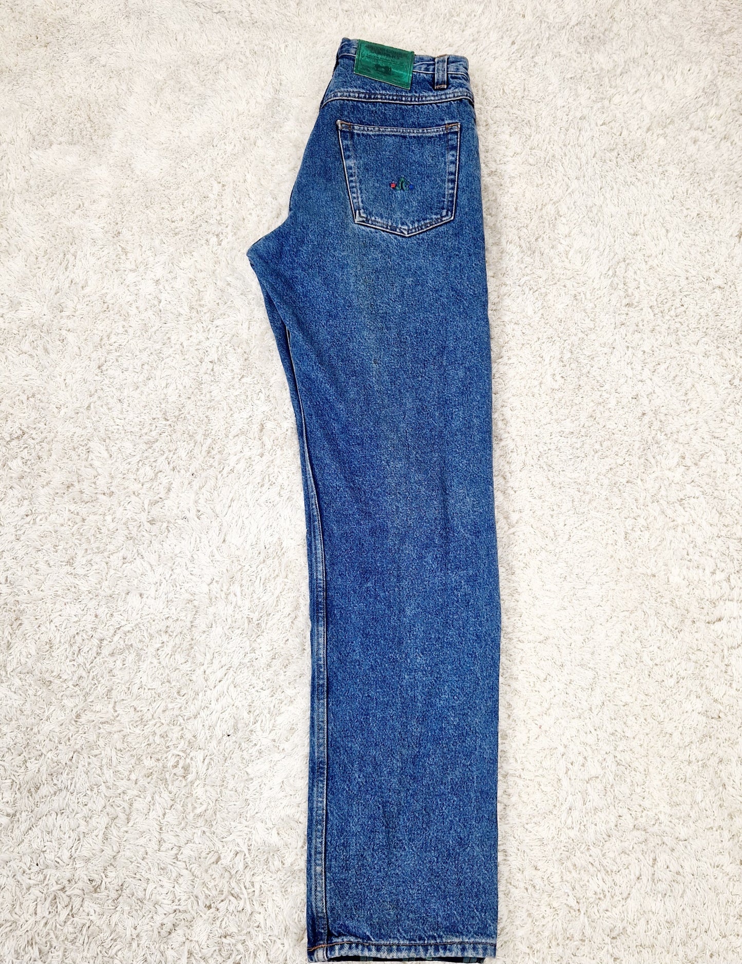 Einzigartige und nachhaltige Vintage Jeans in blau von Jacob Cohen. Unique and sustainable vintage jeans in blue from Jacob Cohen. Side.