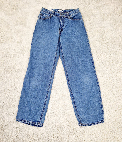 Einzigartige und nachhaltige Vintage Jeans in blau von Levi's, Baggy Dad. Unique and sustainable vintage jeans in blue from Levi's, Baggy Dad. Front.