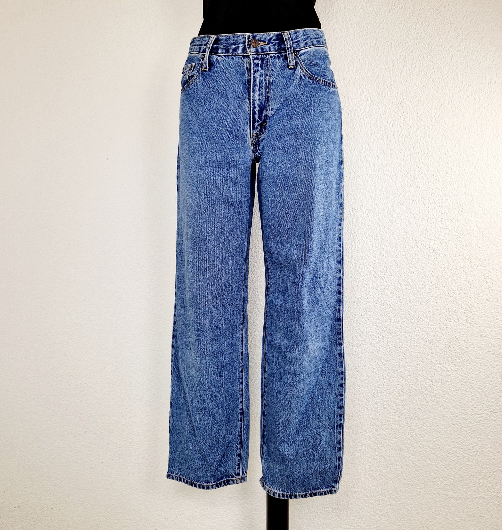 Einzigartige und nachhaltige Vintage Jeans in blau von Levi's, Baggy Dad. Unique and sustainable vintage jeans in blue from Levi's, Baggy Dad. Front 2.