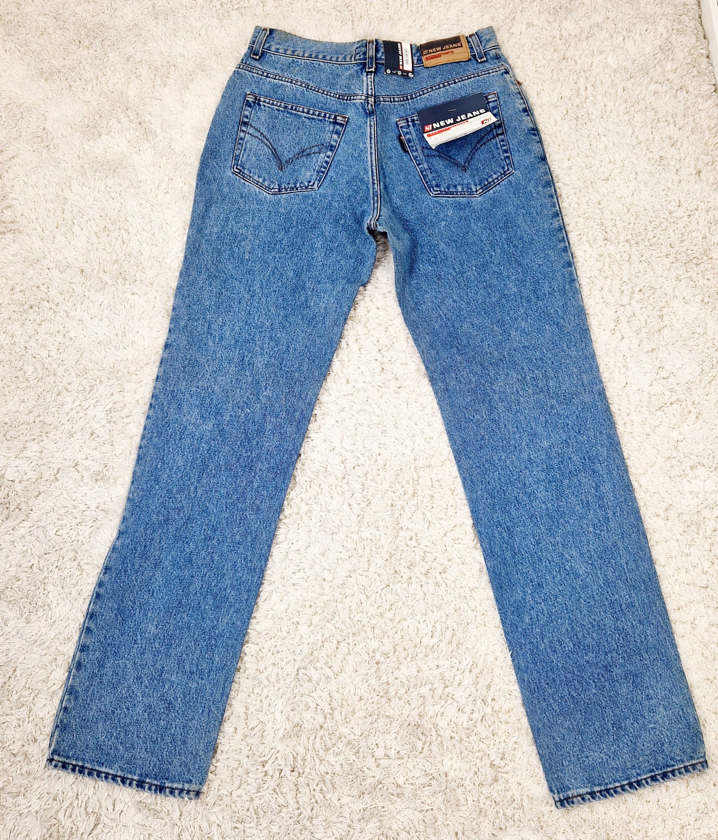 Einzigartige und nachhaltige Vintage Jeans in blau von New Jeans. Unique and sustainable vintage jeans in blue from New Jeans. Back.