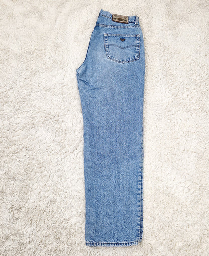 Einzigartige und nachhaltige Vintage Jeans in blau von Wampum. Unique and sustainable vintage jeans in blue from Wampum. Side.