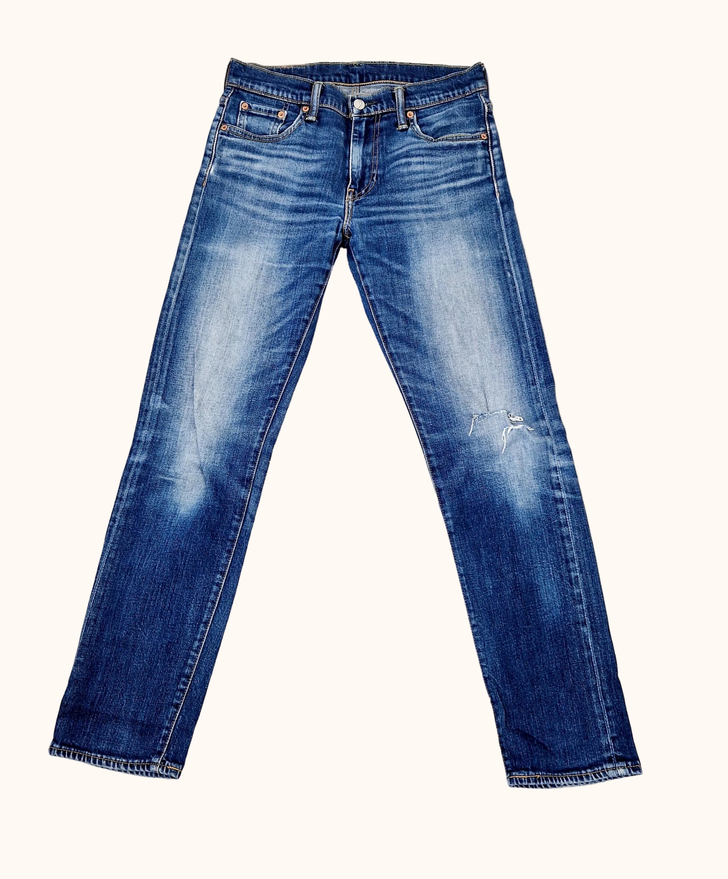 Einzigartige und nachhaltige Vintage Jeans in blau von Levi's, 502. Unique and sustainable vintage jeans in blue from Levi's, 502. Front.