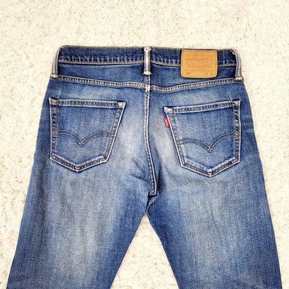Einzigartige und nachhaltige Vintage Jeans in blau von Levi's, 502. Unique and sustainable vintage jeans in blue from Levi's, 502. Close-up 2.