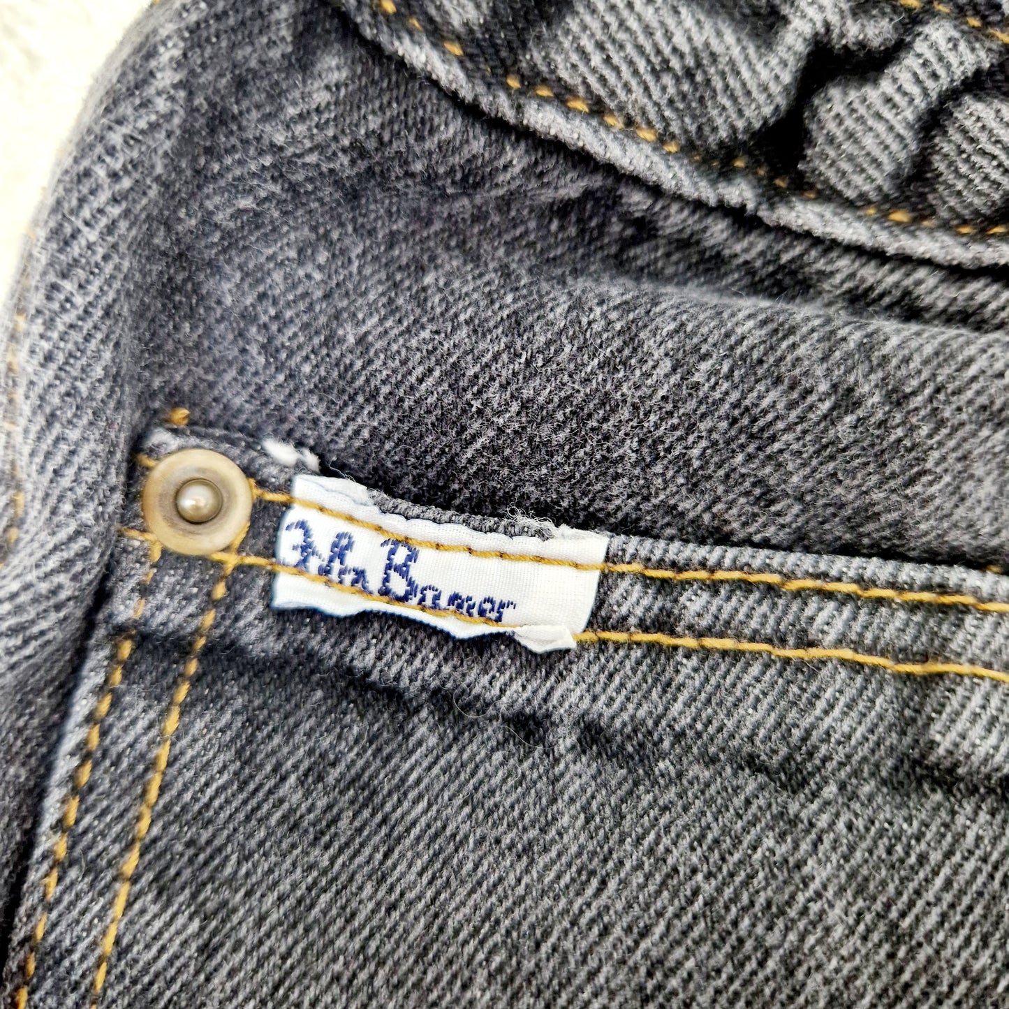 Einzigartige und nachhaltige Vintage Jeans in schwarz, comfort fit. Unique and sustainable vintage jeans in black, comfort fit. Tag 2.