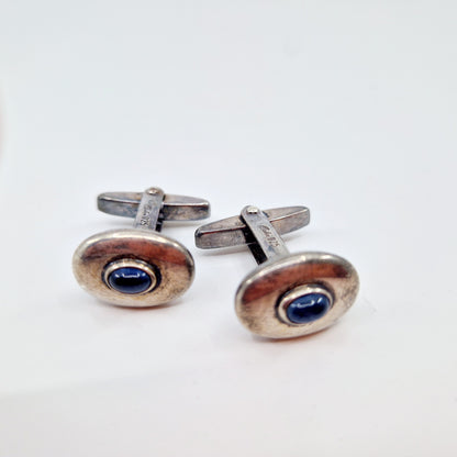 Einzigartige und nachhaltige Vintage Manschettenknöpfe in silber. Unique and sustainable vintage cufflinks in silver.  Front 2.