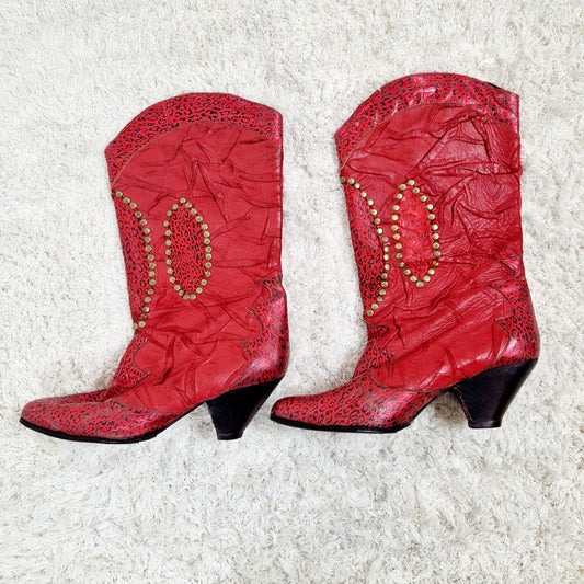 Einzigartige und nachhaltige Vintage Cowboy Boots in rot-gold. Unique and sustainable vintage cowboy boots in red-gold. Side.