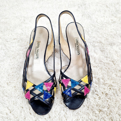 Einzigartige und nachhaltige Vintage Slingbacks mit Dreiecken. Unique and susustainable vintage slingbacks with triangles. Front.