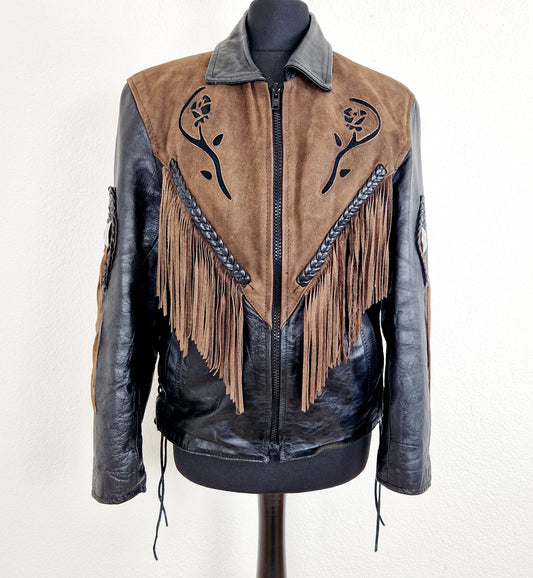 Einzigartige und nachhaltige Vintage Lederjacke mit Fransen und Rosen. Unique and sustainable vintage leather jacket with fringe and roses. Front.