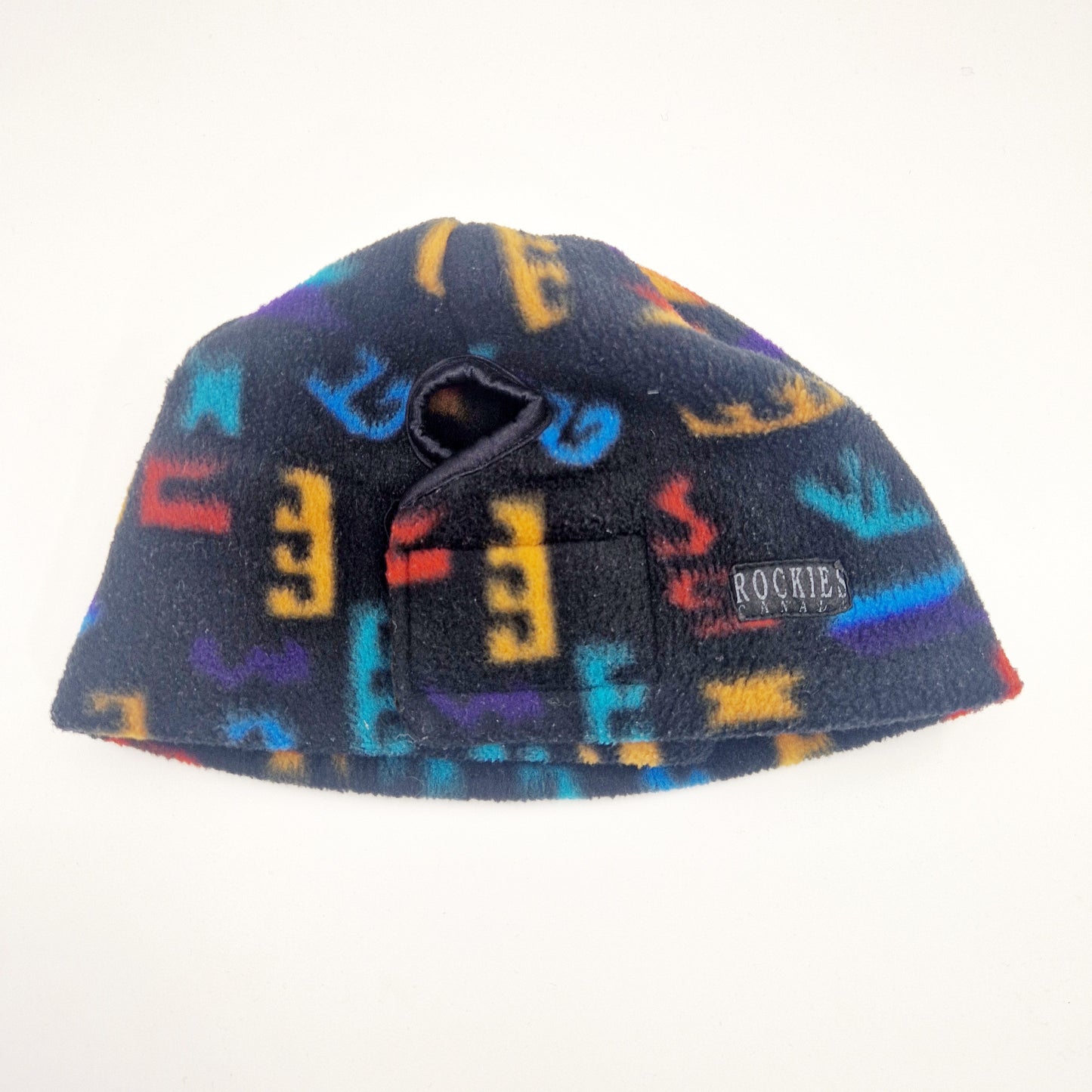 Einzigartiger und nachhaltiger Vintage Hut mit Farbklecksen. Unique and sustainable vintage hat with blur of color. Back.